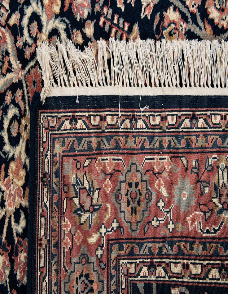 Detail image of  4' 8 x 6' 9 Sarough Wool Rug