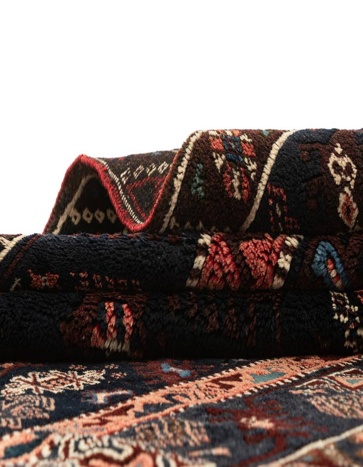 Detail image of  4' x 6' 3  Hand Knotted Shiraz Persian Wool Rug