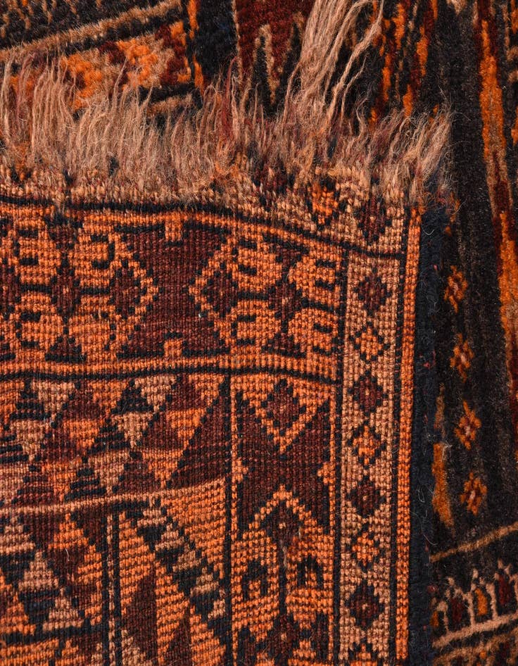 Detail image of 3' x 4' 5 Hand Knotted Shiraz Persian Wool Rug