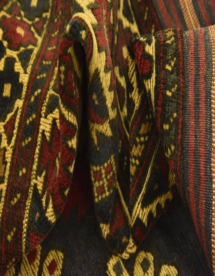 Detail image of 6' 1 x 9' 6 Hand Knotted Sumak Wool Rug