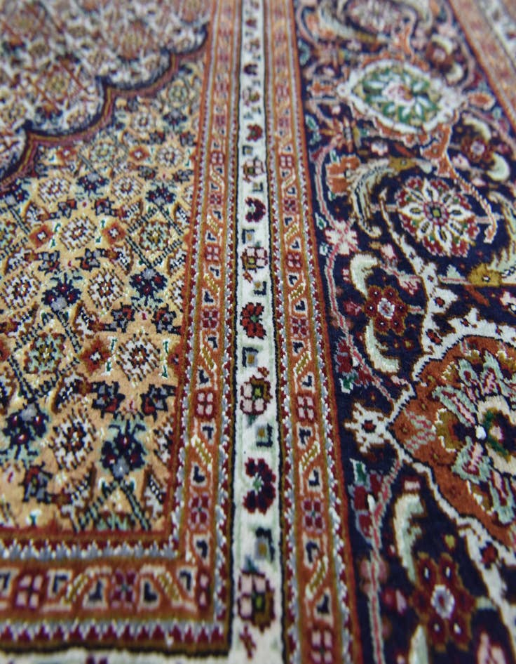 Detail image of  6' 9 x 9' 6  Hand Knotted Tabriz Persian Rug