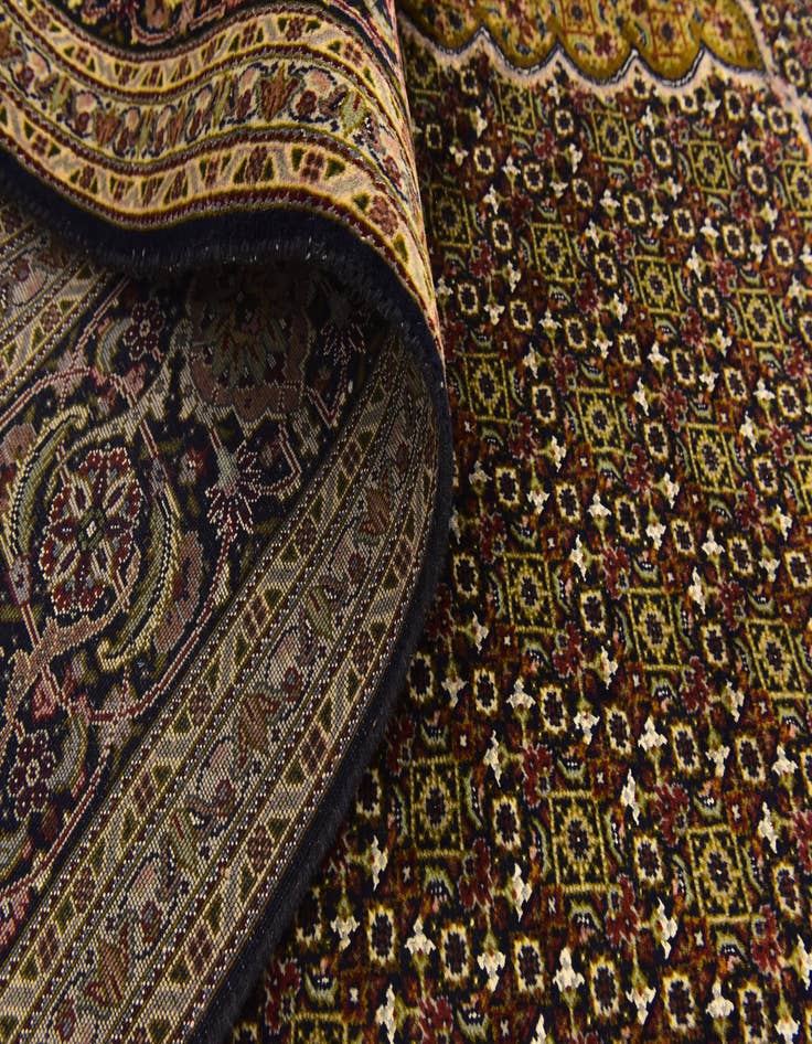 Detail image of  6' 8 x 9' 10  Hand Knotted Tabriz Persian Rug