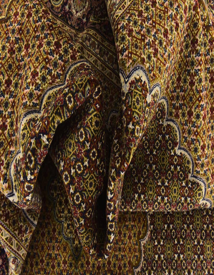 Detail image of  6' 8 x 9' 10  Hand Knotted Tabriz Persian Rug