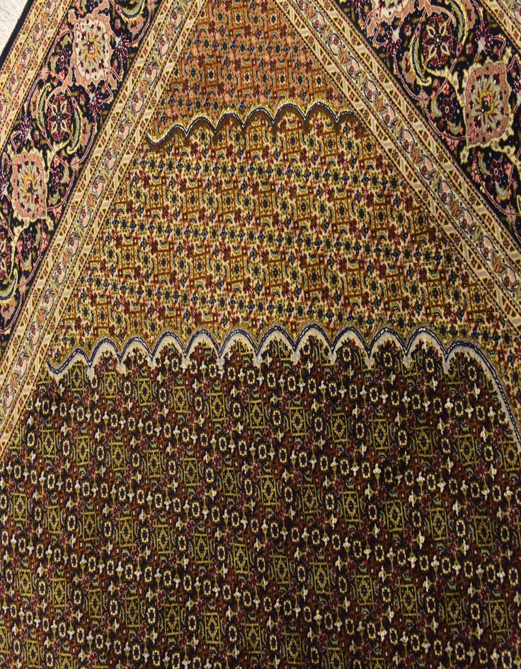 Detail image of  6' 8 x 9' 10  Hand Knotted Tabriz Persian Rug
