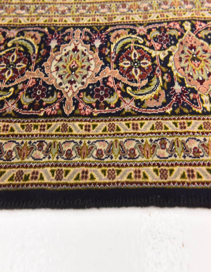 Detail image of  6' 8 x 9' 10  Hand Knotted Tabriz Persian Rug