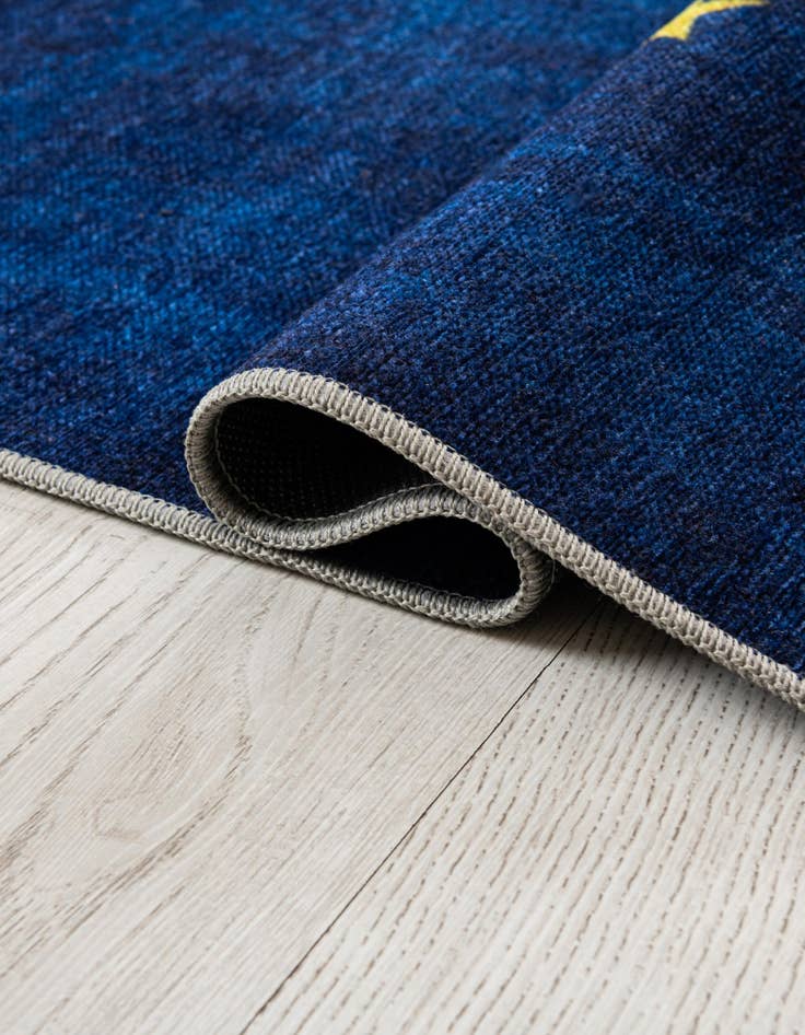 Detail image of  5' x 8' Alaska The Flag Collection Rug