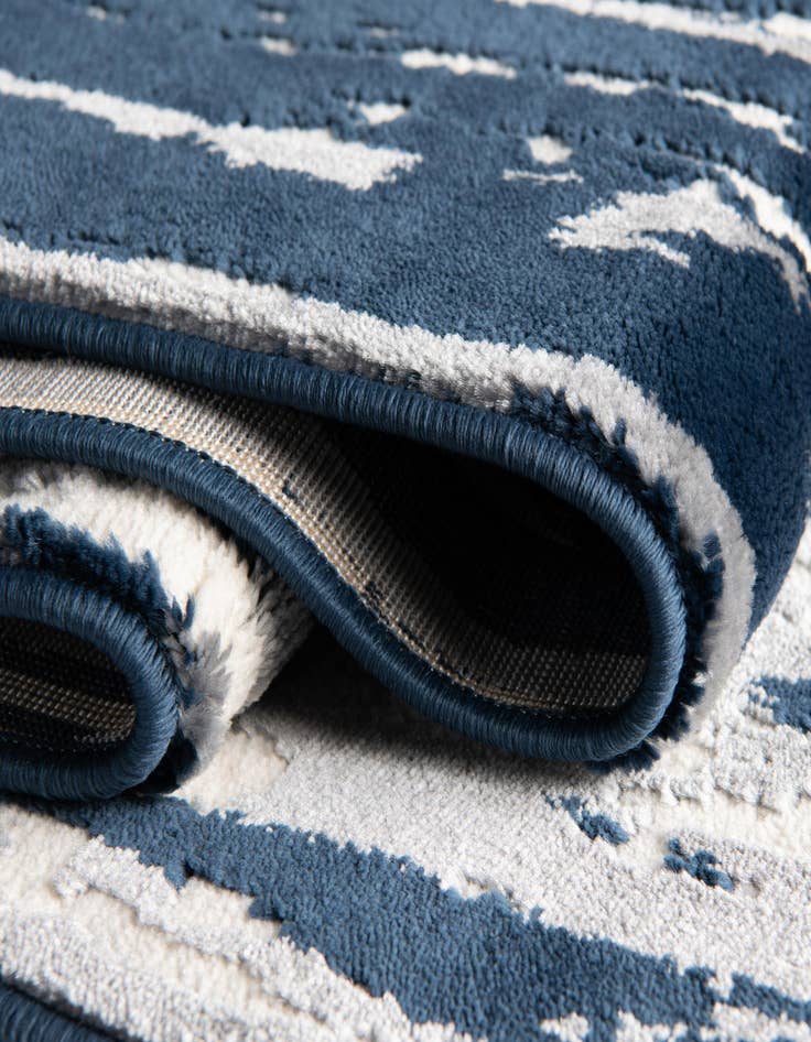 Detail image of  5' 3 x 8' Vince Camuto Rug