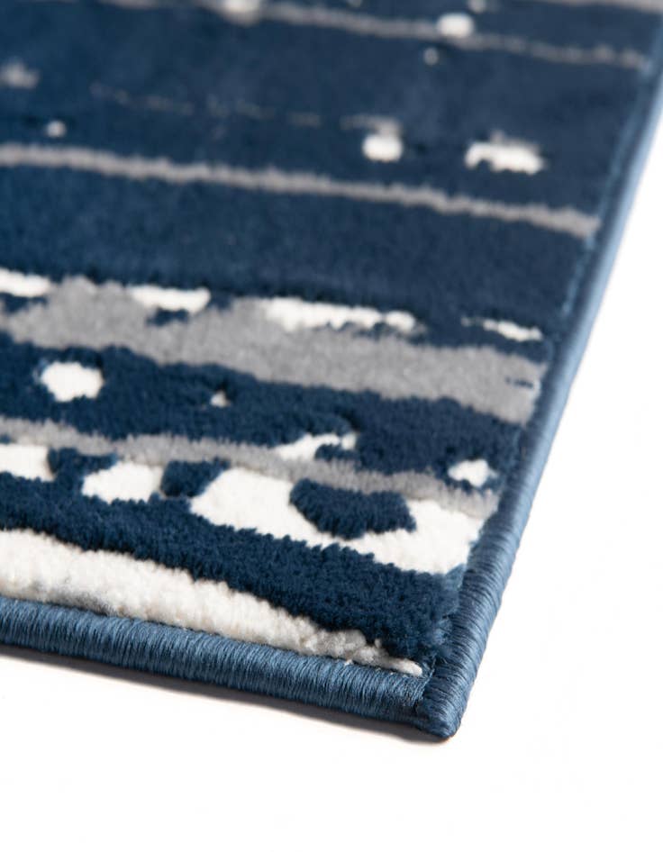 Detail image of  5' 3 x 8' Vince Camuto Rug