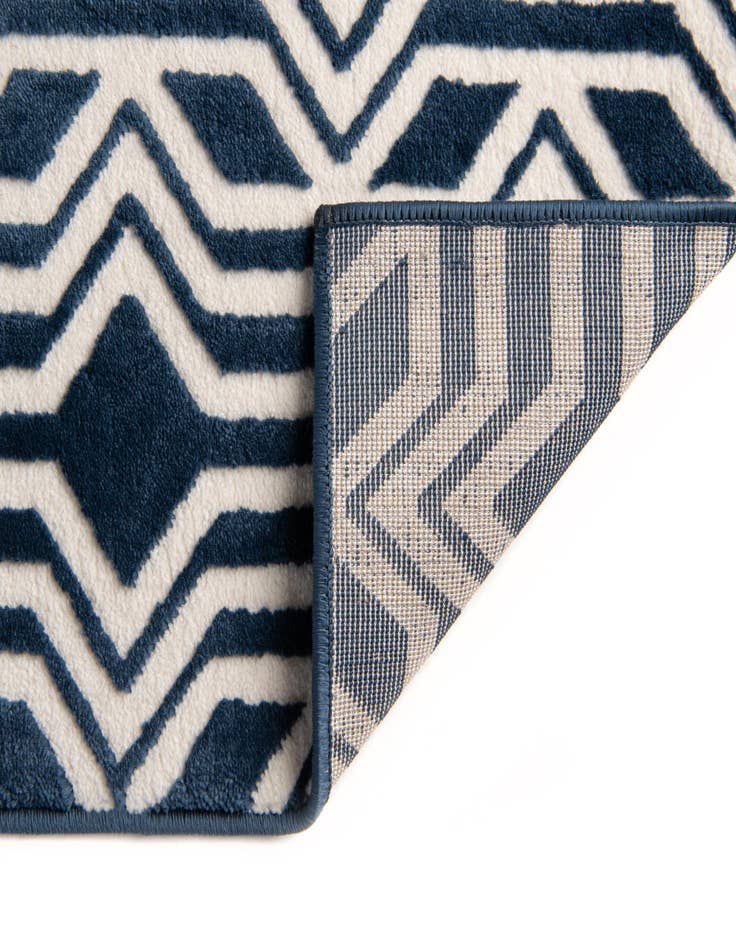 Detail image of  7' 10 x 10' Vince Camuto Rug