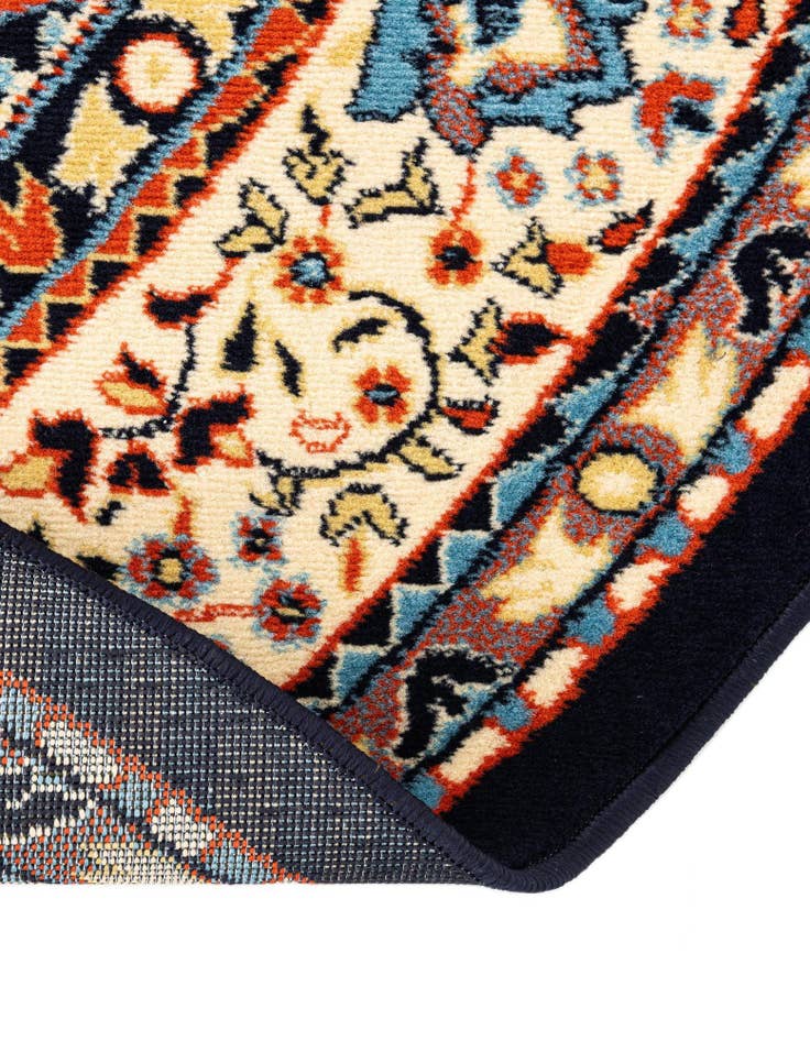 Detail image of  7' 10 x 7' 10 Amaya Round Rug