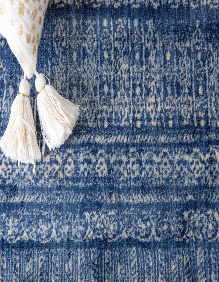 Detail image of  8' x 8' Apollo Round Rug