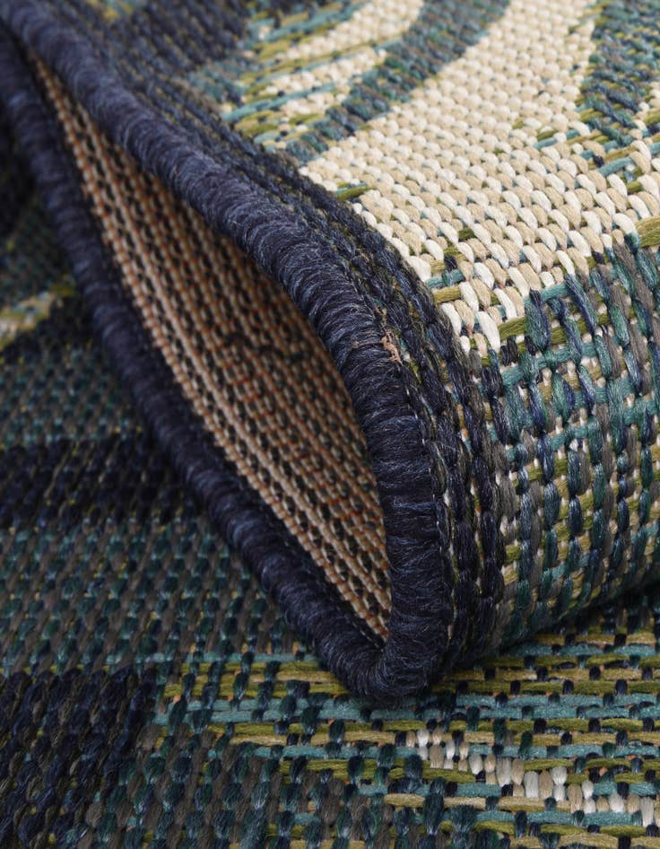 Detail image of  7' 10 x 7' 10  Washable Baja Indoor / Outdoor Round Rug