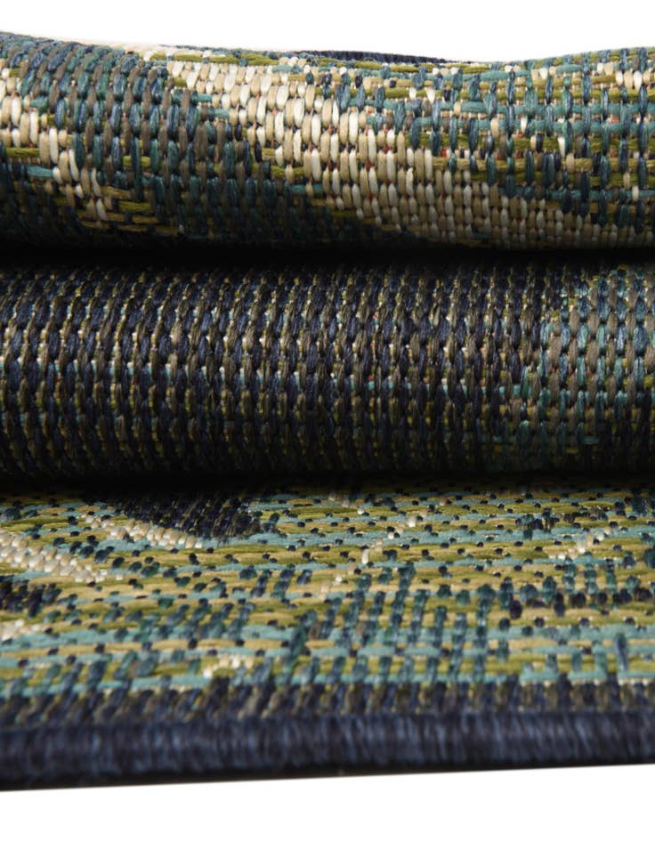 Detail image of  7' 10 x 7' 10  Washable Baja Indoor / Outdoor Round Rug