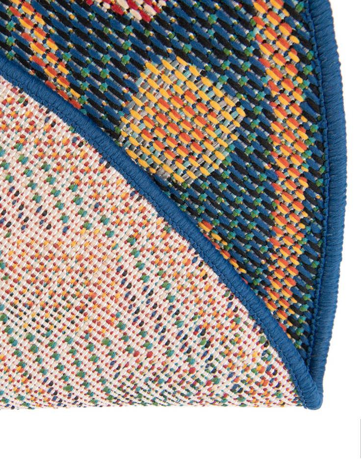 Detail image of  6' 1 x 6' 1  Washable Baja Indoor / Outdoor Round Rug