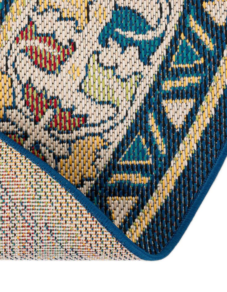 Detail image of  4' x 4'  Washable Baja Indoor / Outdoor Round Rug