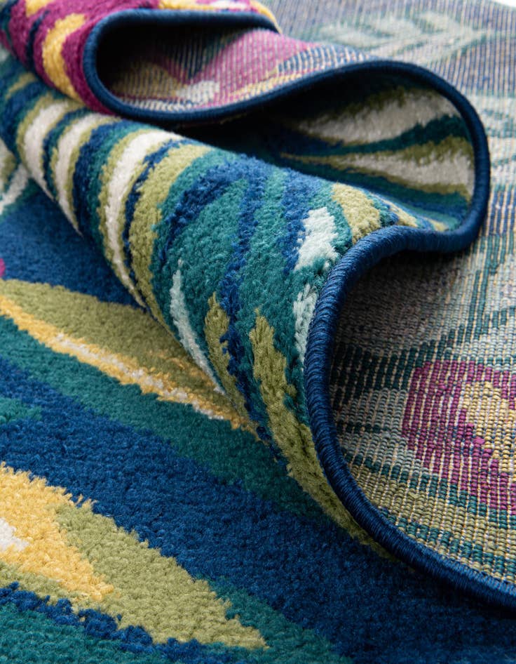 Detail image of  3' 3 x 3' 3 Bloom Round Rug