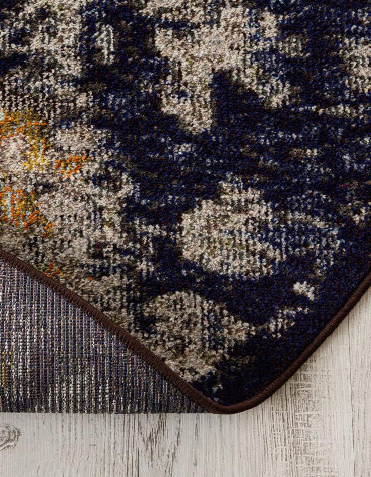 Detail image of  4' x 4'  Washable Carnevale Round Rug