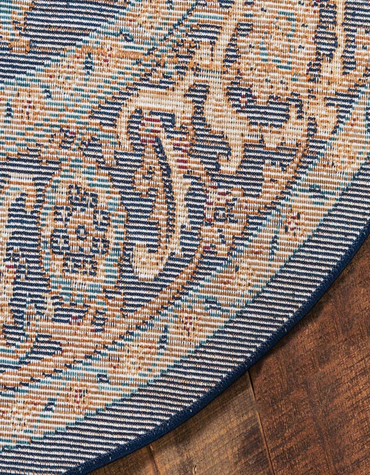 Detail image of 4' 5 x 4' 5 Charlestown Round Rug