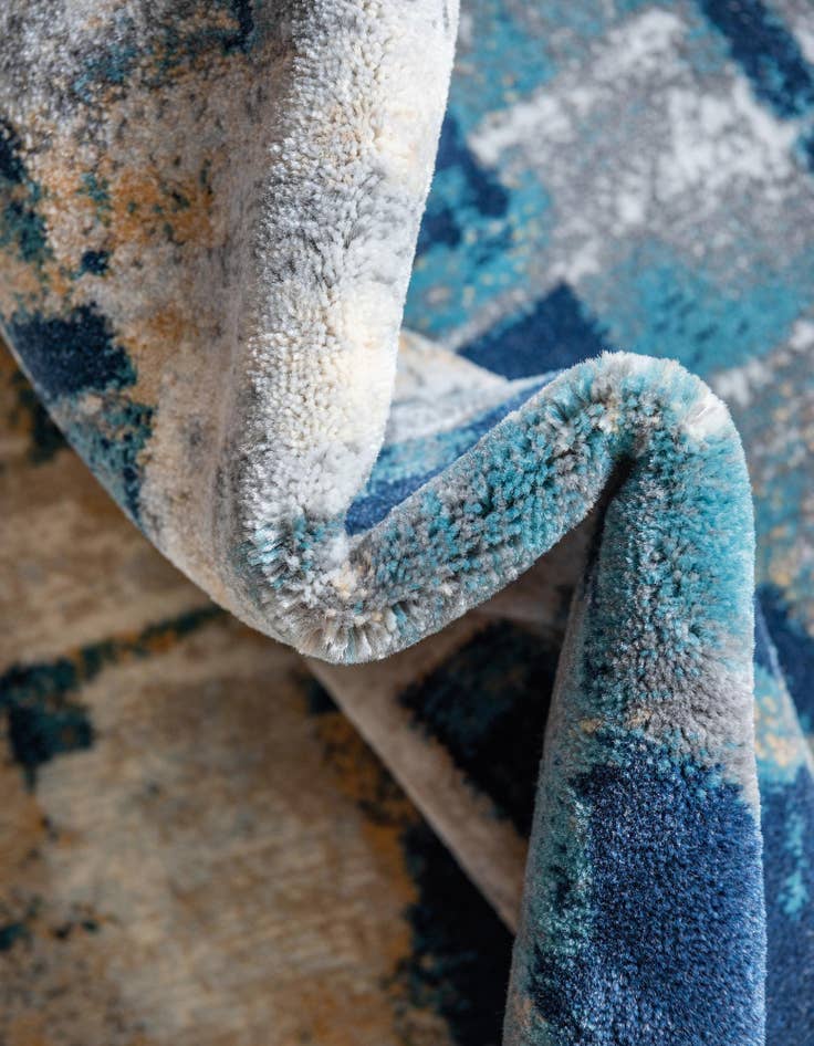 Detail image of  5' x 5' Gossamer Round Rug