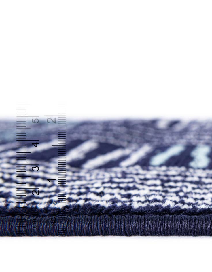 Detail image of  7' 10 x 7' 10 Hanahan Round Rug