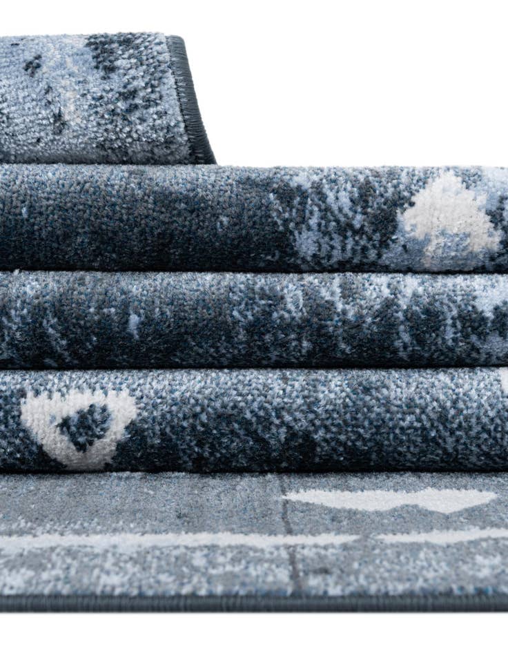 Detail image of  3' 3 x 3' 3 Kamala Washable Round Rug