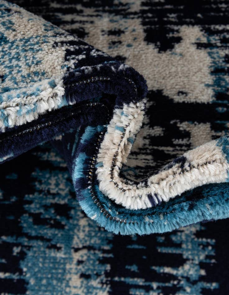 Detail image of  3' 1 x 3' 1 Laguna Round Rug