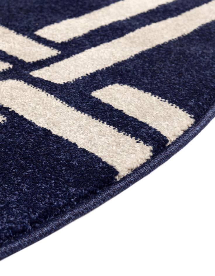 Detail image of  3' 3 x 3' 3 Lattice Round Rug