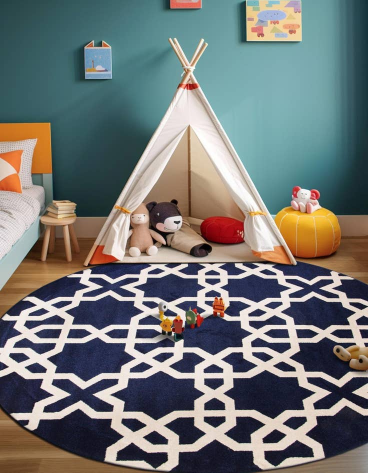 Detail image of  6' x 6' Lattice Round Rug