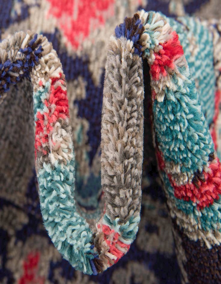 Detail image of  8' x 8'  Washable Mesa Round Rug