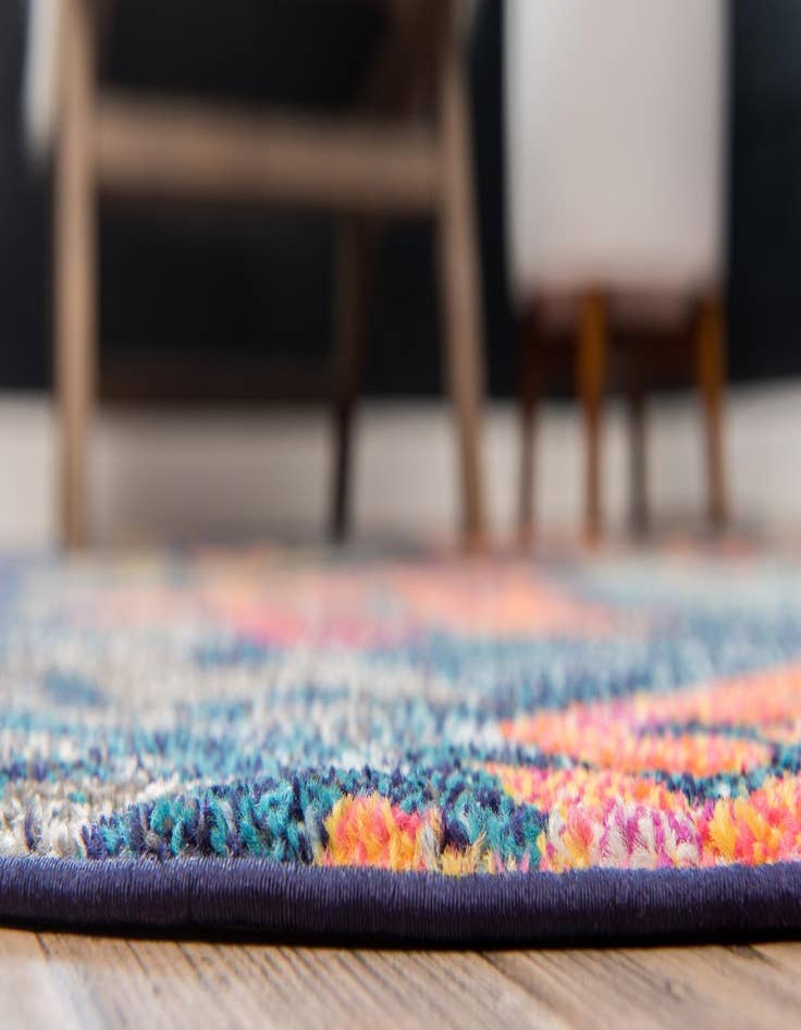 Detail image of  6' x 6'  Washable Mesa Round Rug