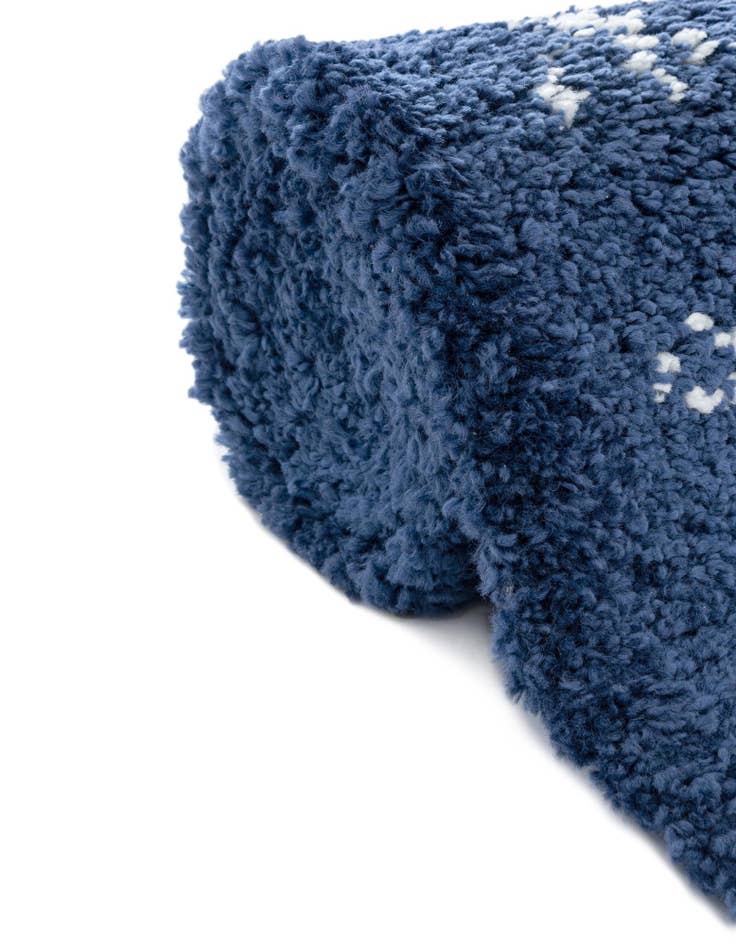 Detail image of  5' x 5' Moroccan Shag Round Rug