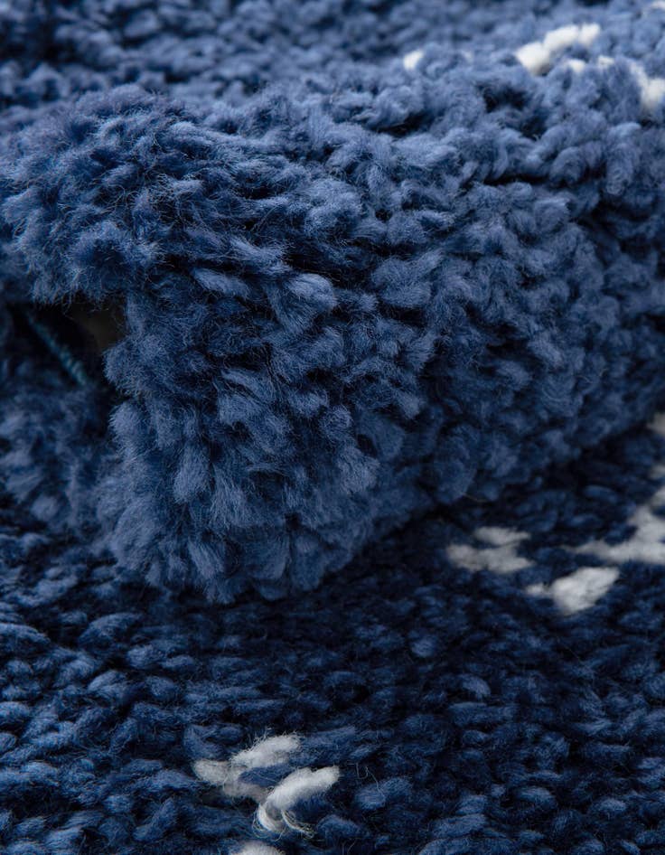 Detail image of  5' x 5' Moroccan Shag Round Rug