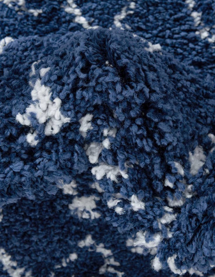 Detail image of  5' x 5' Moroccan Shag Round Rug