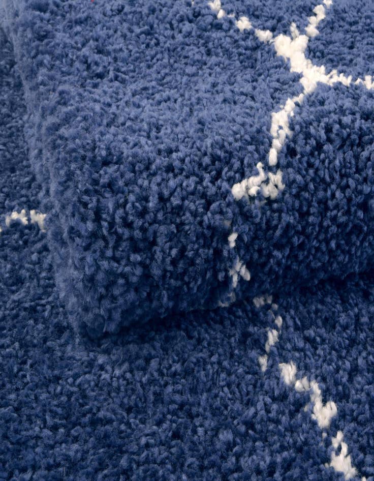 Detail image of  5' x 5' Moroccan Shag Round Rug