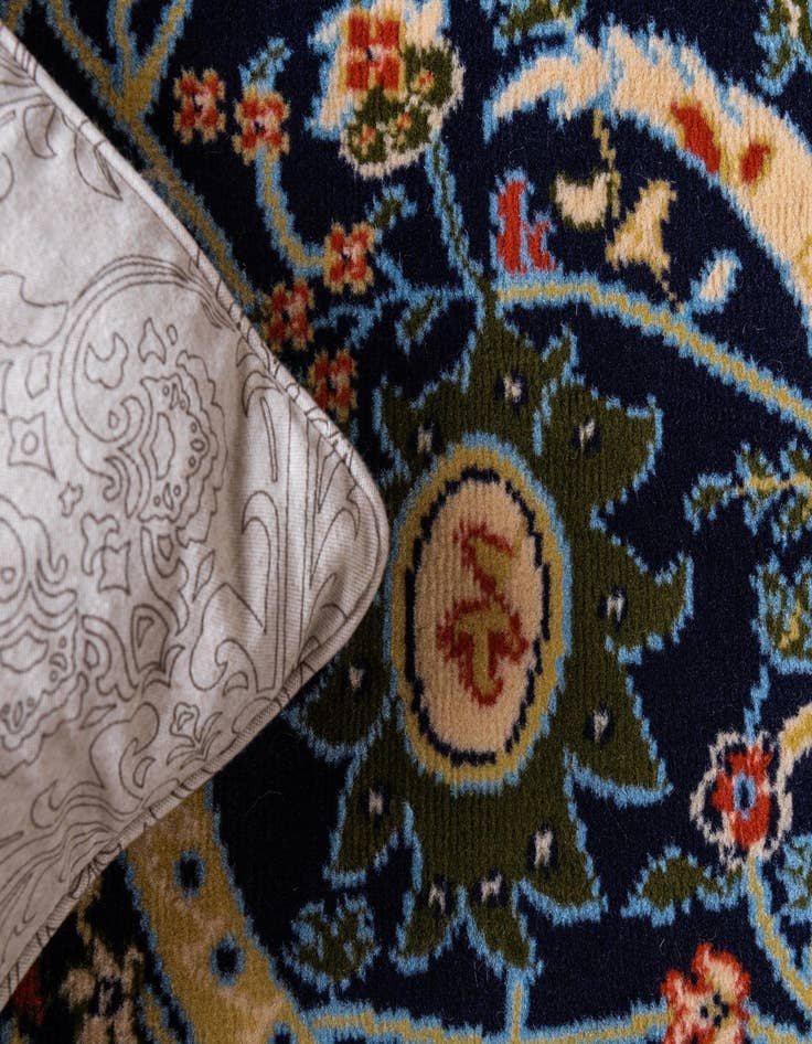 Detail image of  7' 10 x 7' 10 Neda Round Rug