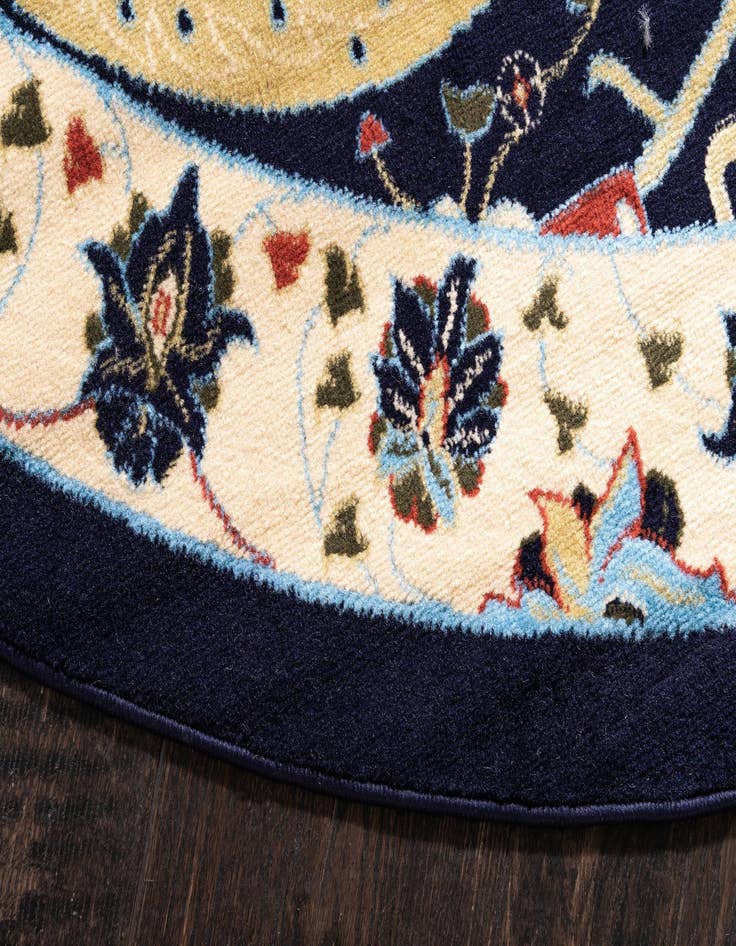 Detail image of  7' 10 x 7' 10 Neda Round Rug