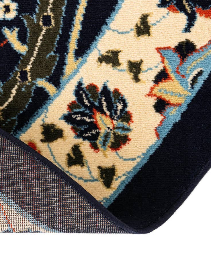 Detail image of  7' 10 x 7' 10 Neda Round Rug