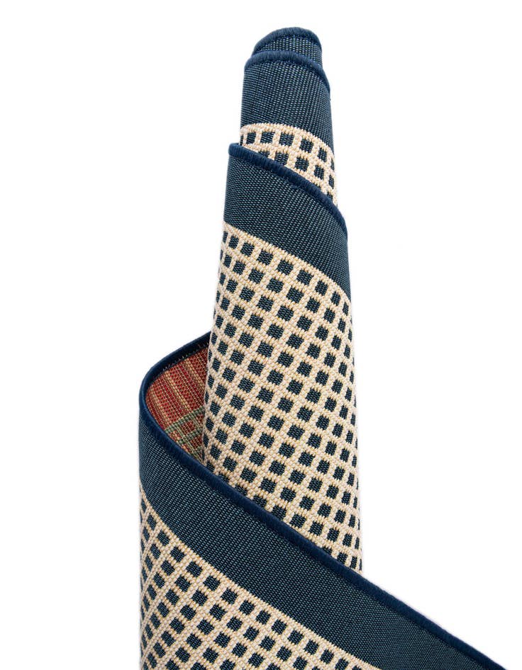 Detail image of  7' 10 x 7' 10  Washable Border Indoor / Outdoor Round Rug