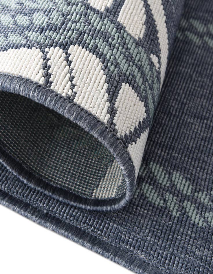 Detail image of  4' x 4'  Washable Coastal Indoor / Outdoor Round Rug