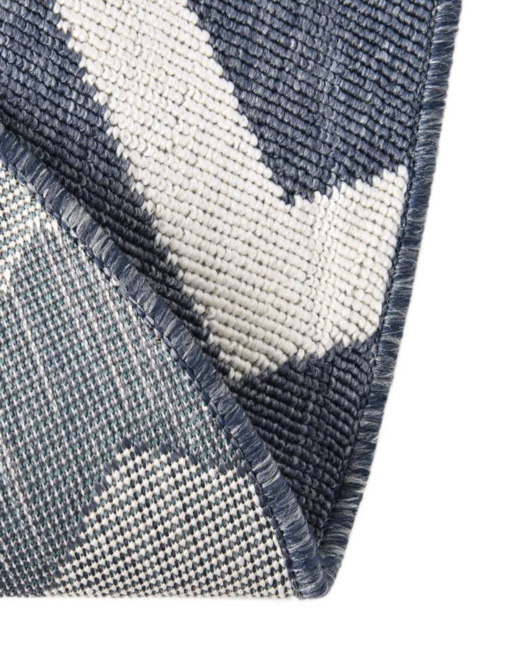 Detail image of  7' x 7'  Washable Coastal Indoor / Outdoor Round Rug