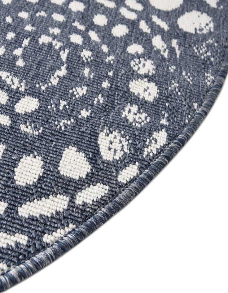 Detail image of  7' x 7'  Washable Coastal Indoor / Outdoor Round Rug