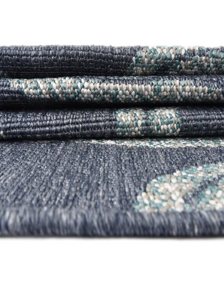 Detail image of  7' x 7'  Washable Coastal Indoor / Outdoor Round Rug