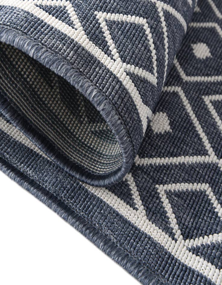 Detail image of  4' x 4'  Washable Lattice Indoor / Outdoor Round Rug