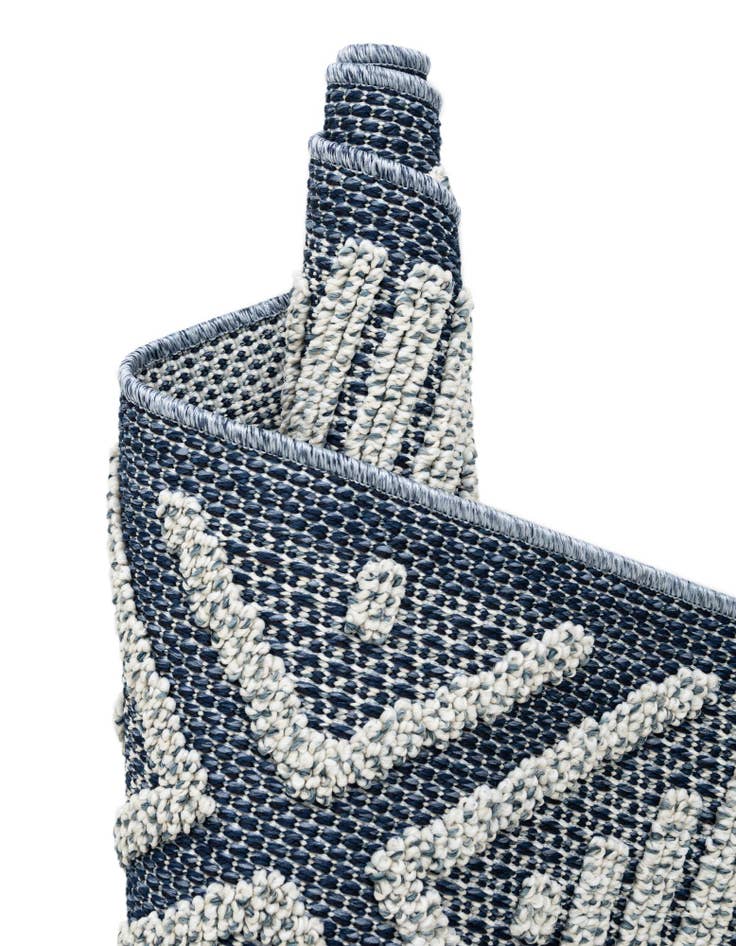 Detail image of  5' 3 x 5' 3  Washable Lattice Indoor / Outdoor Round Rug