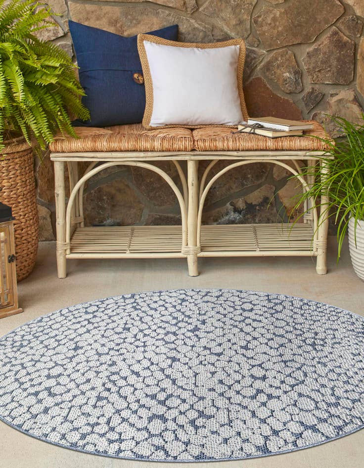 Detail image of  7' 10 x 7' 10  Washable Safari Indoor / Outdoor Round Rug