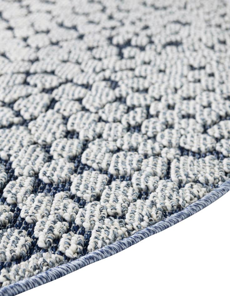 Detail image of  7' 10 x 7' 10  Washable Safari Indoor / Outdoor Round Rug