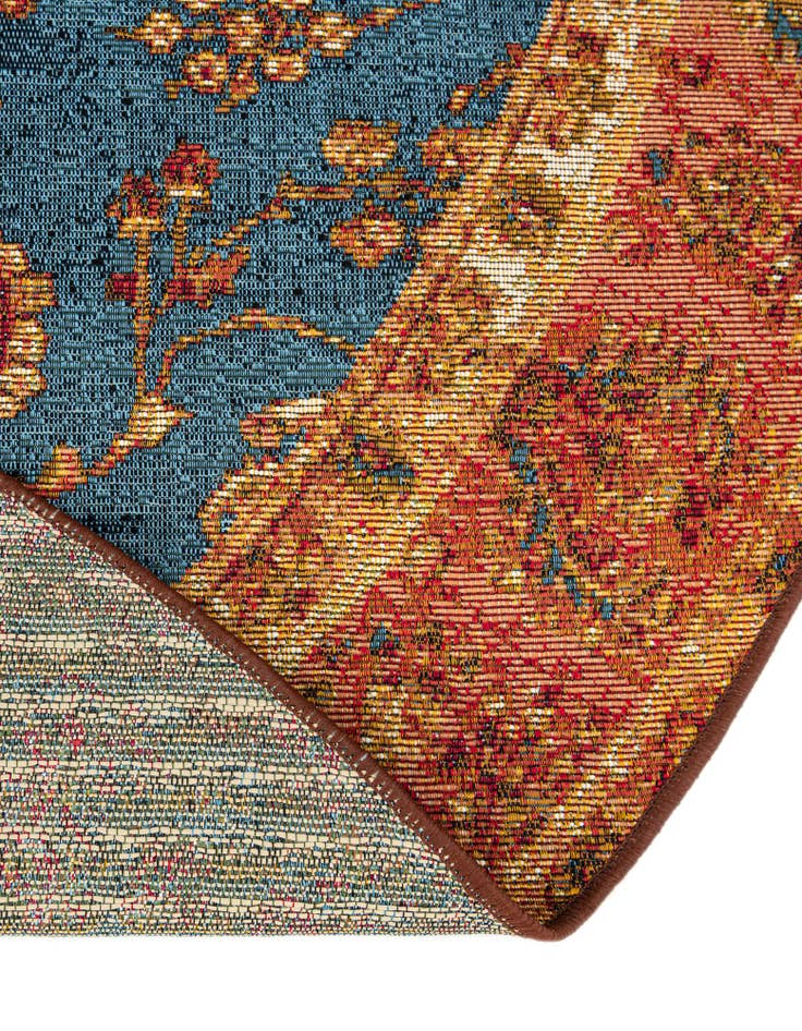 Detail image of  6' x 6'  Washable Traditional Indoor / Outdoor Round Rug