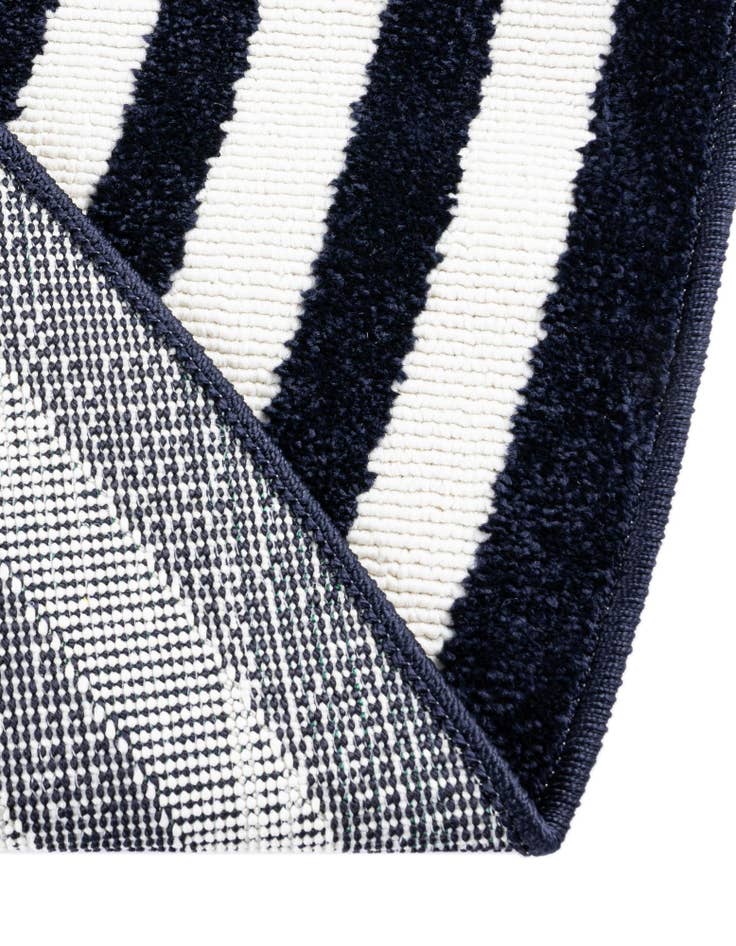 Detail image of  8' x 8'  Washable Sabrina Soto Prescott Indoor / Outdoor Round Rug