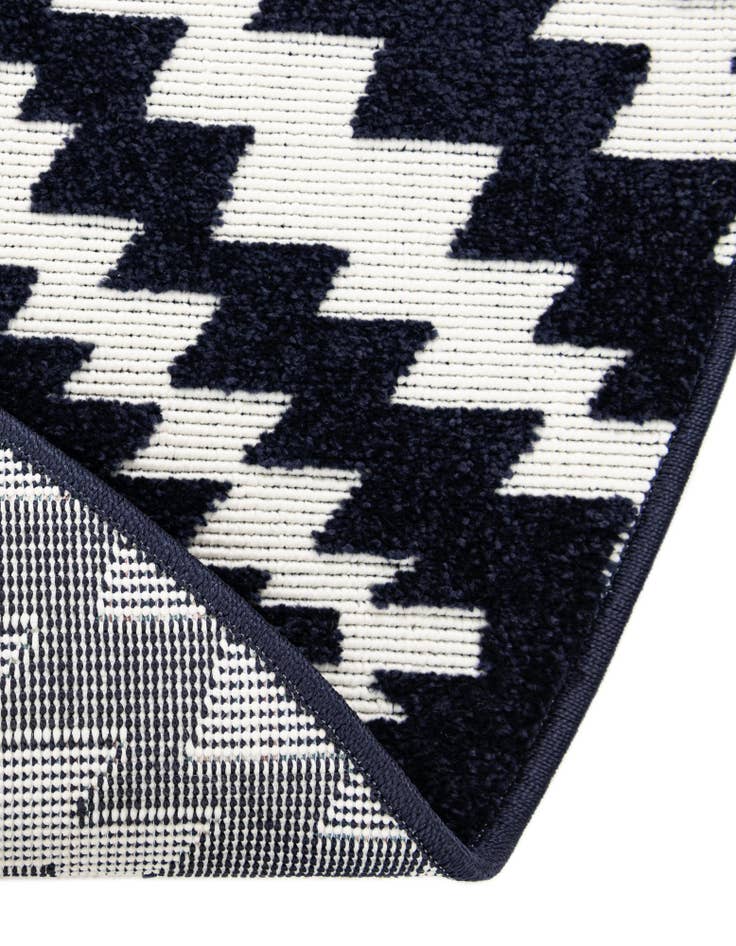 Detail image of  5' x 5'  Washable Sabrina Soto Indoor / Outdoor Round Rug