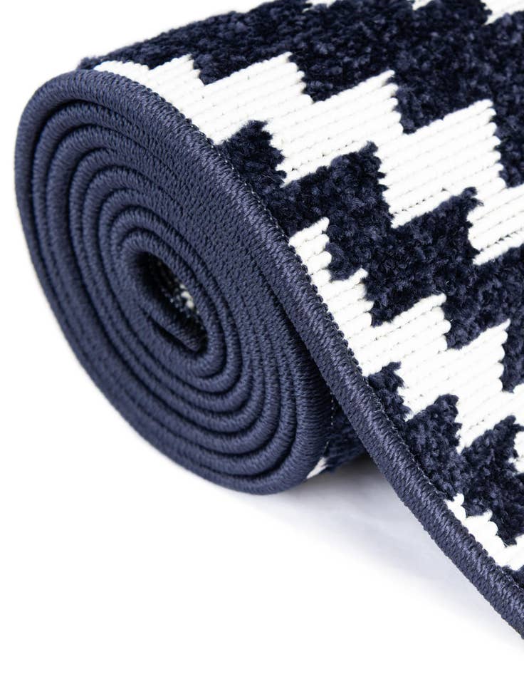 Detail image of  5' x 5'  Washable Sabrina Soto Indoor / Outdoor Round Rug